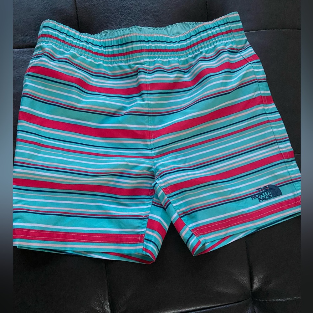 The North Face Toddler/ Bambin water shorts for girls size 6